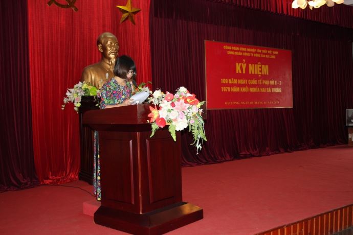 Đồng chí Nguyễn Thị Thanh Nhàn – Trưởng ban Nữ công ôn lại truyền thống ngày Quốc tế Phụ nữ  8/3.