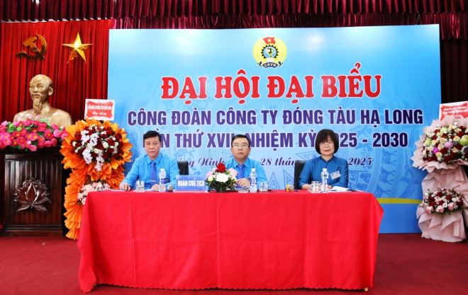 Đoàn Chủ tịch Đại hội